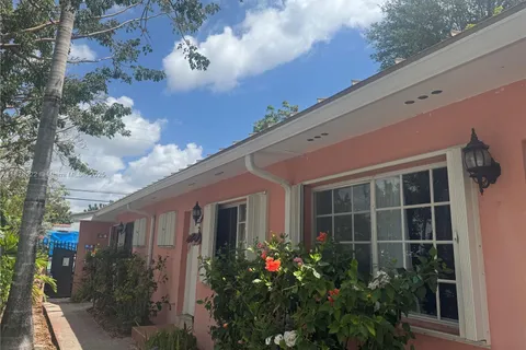 1020 SW 5th St # 1, Miami FL 33130