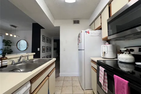 1227 SW 46th Ave # 310, Pompano Beach FL 33069