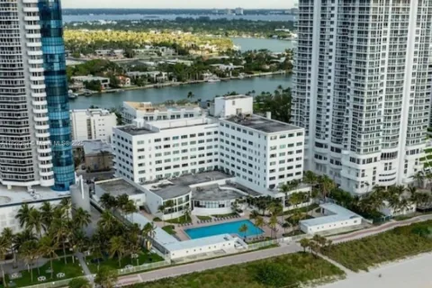 6345 Collins Ave # 715, Miami Beach FL 33141