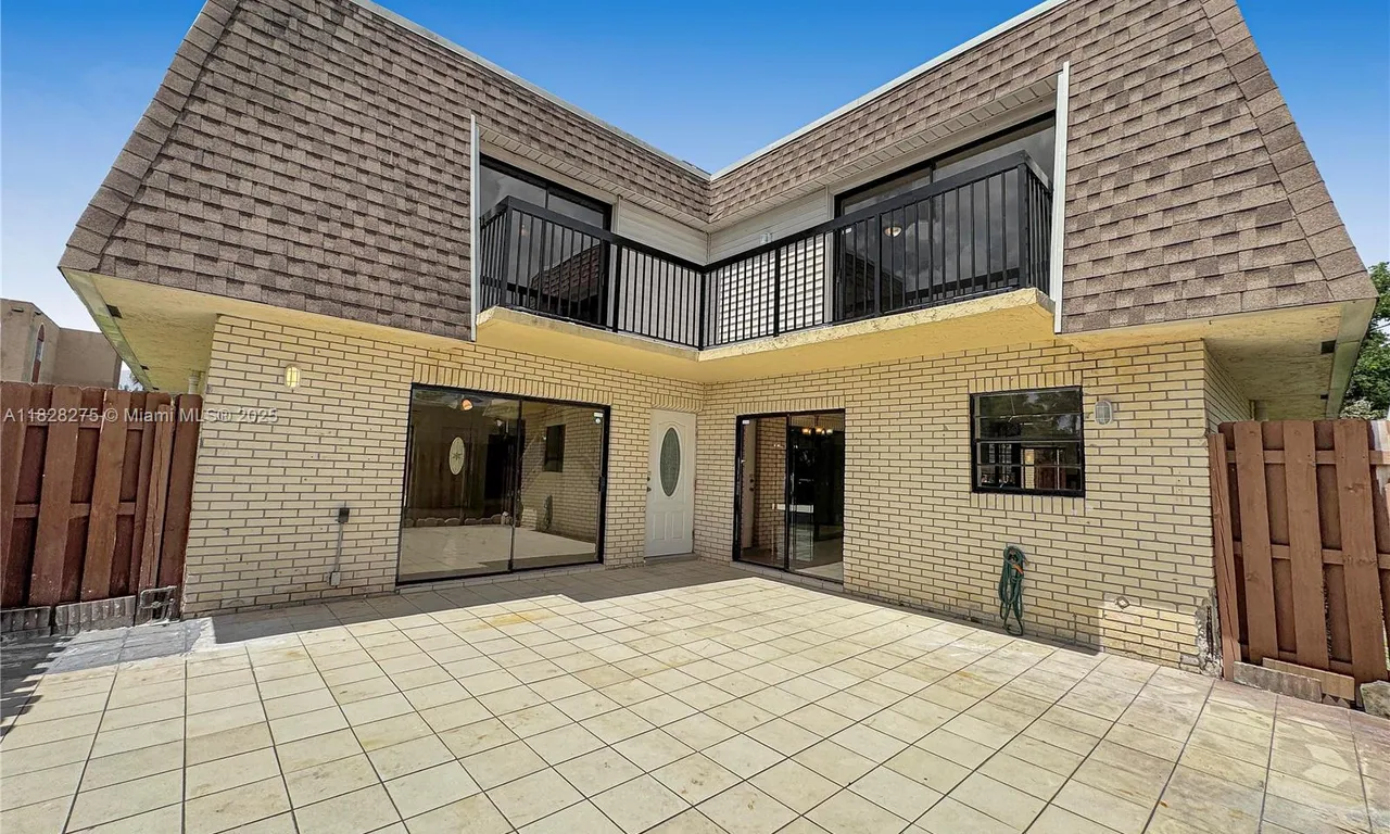 8103 SW 24th St, North Lauderdale FL 33068