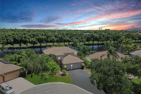 10922 NW 49th Dr, Coral Springs FL 33076