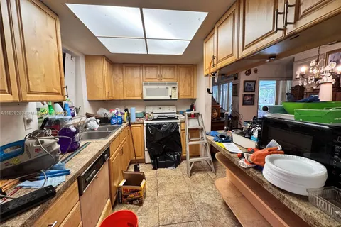 1930 NW 33rd St, Oakland Park FL 33309