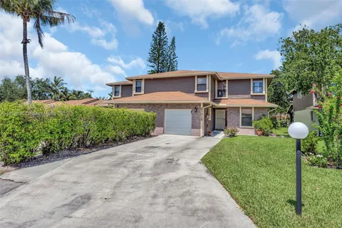 6181 Pine Tree Ln # B, Tamarac FL 33319
