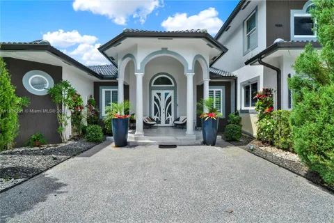 12301 NW 18th St, Plantation FL 33323