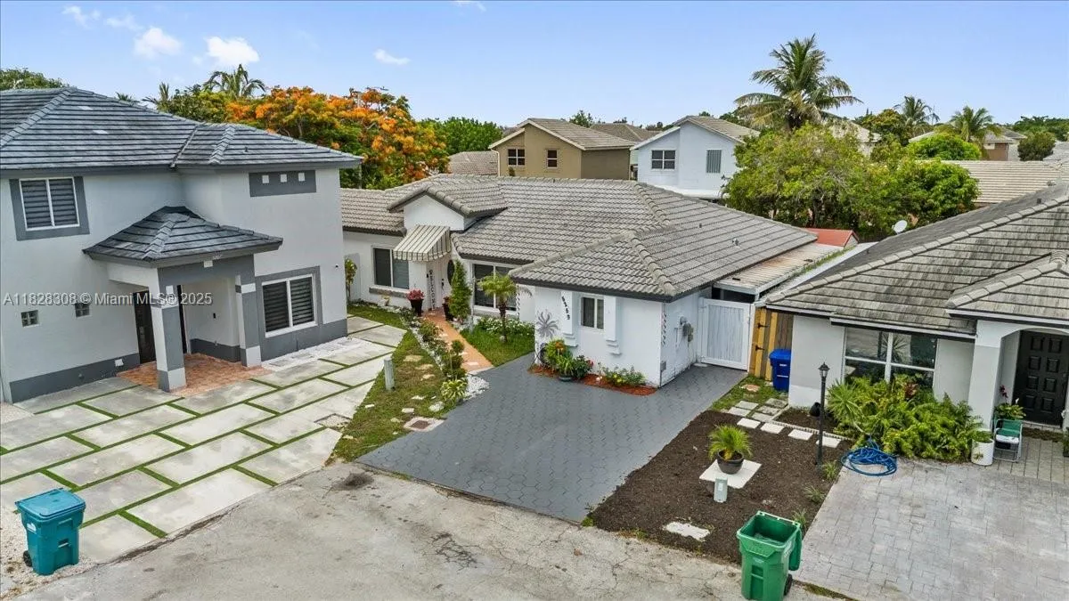 5259 NW 184th Ln, Miami Gardens FL 33055