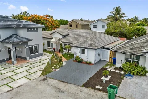 5259 NW 184th Ln, Miami Gardens FL 33055