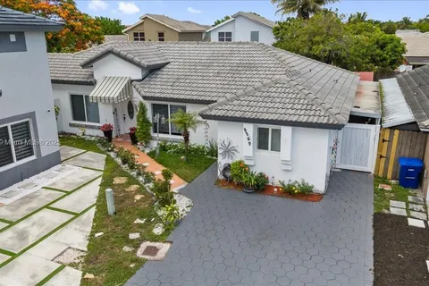 5259 NW 184th Ln, Miami Gardens FL 33055