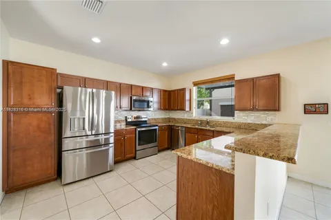 16946 SW 90th Terr Ci, Miami FL 33196