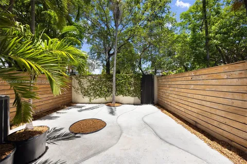 3204 Bird Ave # 108, Coconut Grove FL 33133