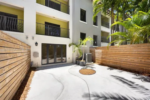 3204 Bird Ave # 108, Coconut Grove FL 33133