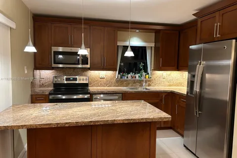 7112 SW 127th Pl, Miami FL 33183