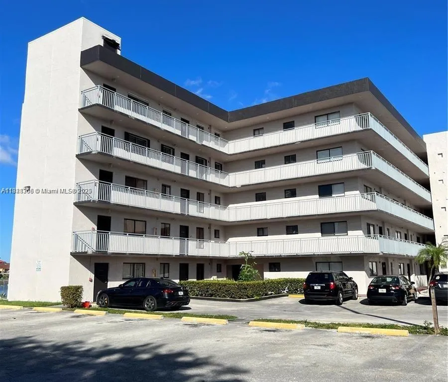 9917 W Okeechobee Rd # 303, Hialeah Gardens FL 33016