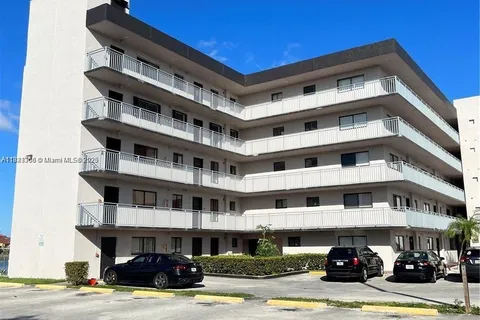 9917 W Okeechobee Rd # 303, Hialeah Gardens FL 33016