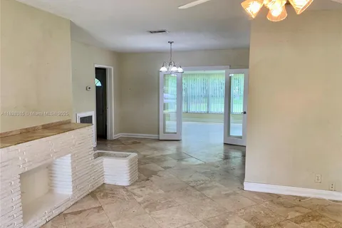 5221 Orange Dr, Davie FL 33314