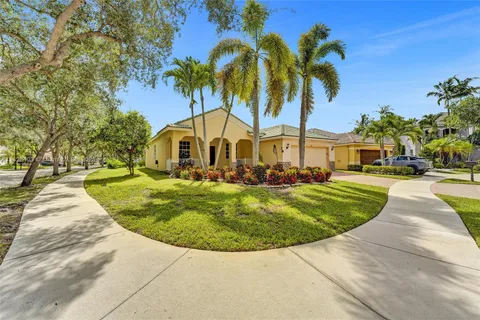 4122 Laurel Ridge Cir, Weston FL 33331