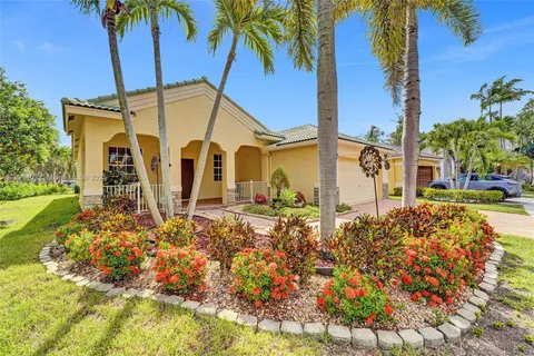 4122 Laurel Ridge Cir, Weston FL 33331