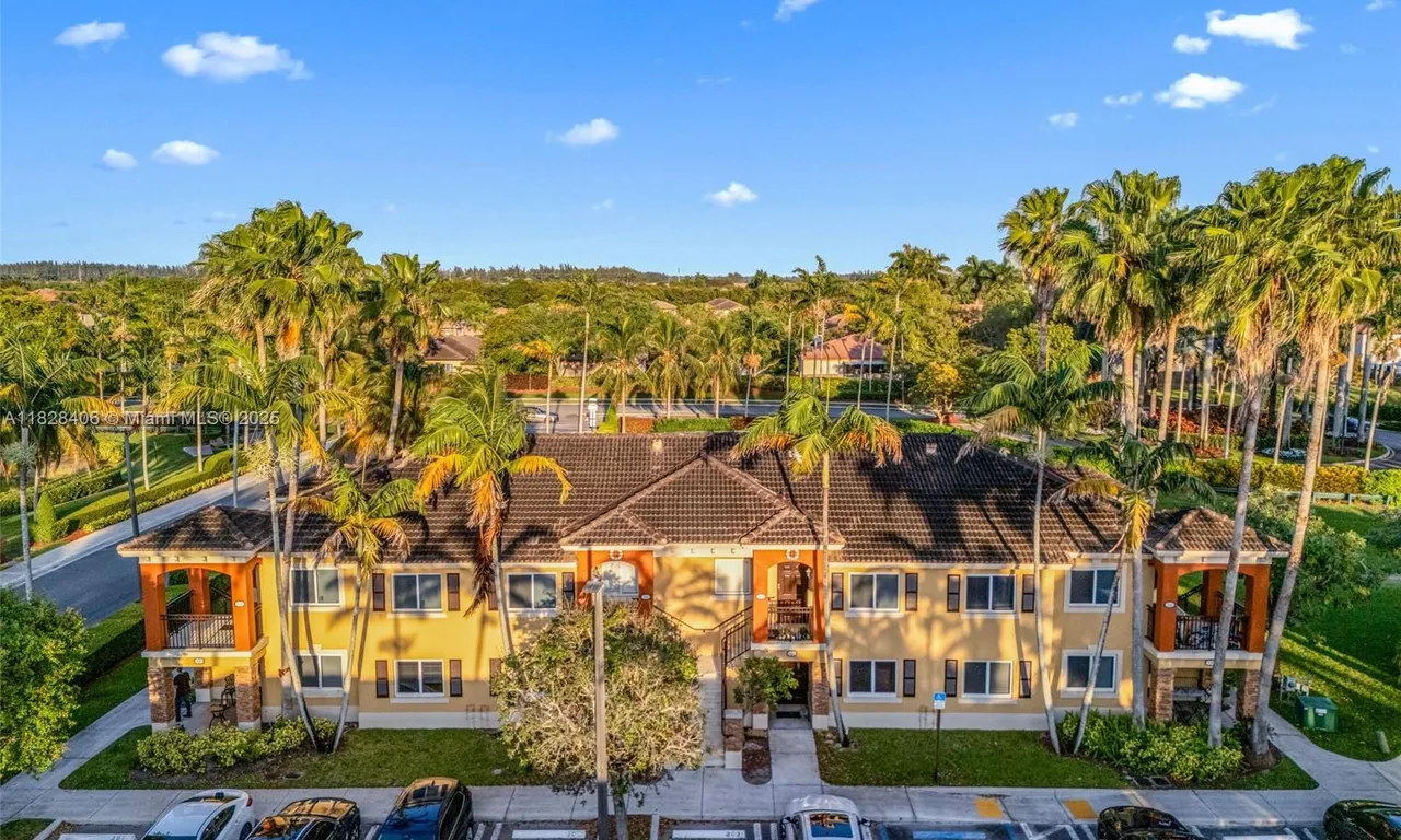 945 NE 34th Ave # 103, Homestead FL 33033