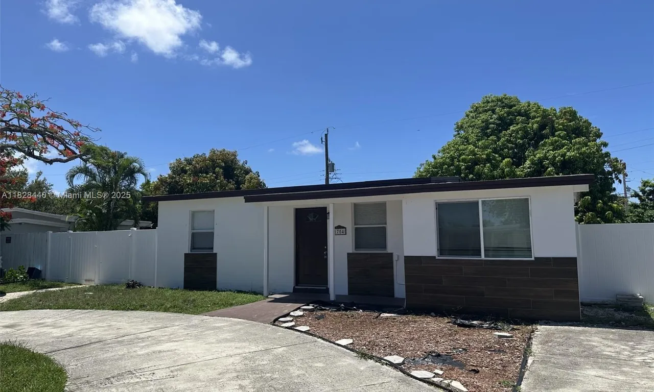 1754 NE 48th Ct, Pompano Beach FL 33064