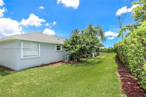 767 SE 22nd Dr, Homestead FL 33033