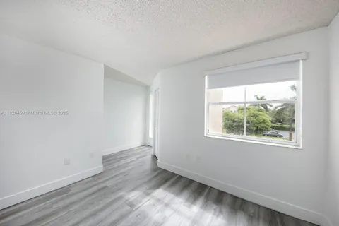 670 NW 85th Pl # 201, Miami FL 33126