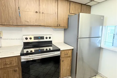 8435 Sunrise Lakes Blvd # 302, Sunrise FL 33322