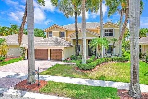 904 Stillwater Ct, Weston FL 33327