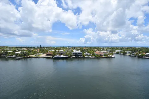 20201 E Country Club Dr # 901, Aventura FL 33180