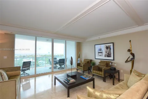 20201 E Country Club Dr # 901, Aventura FL 33180