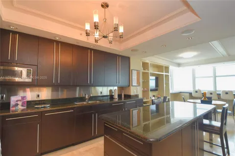 20201 E Country Club Dr # 901, Aventura FL 33180