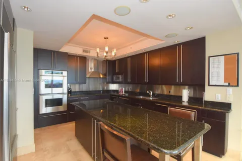 20201 E Country Club Dr # 901, Aventura FL 33180