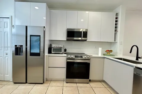 5440 NW 107th Ave # 212, Doral FL 33178