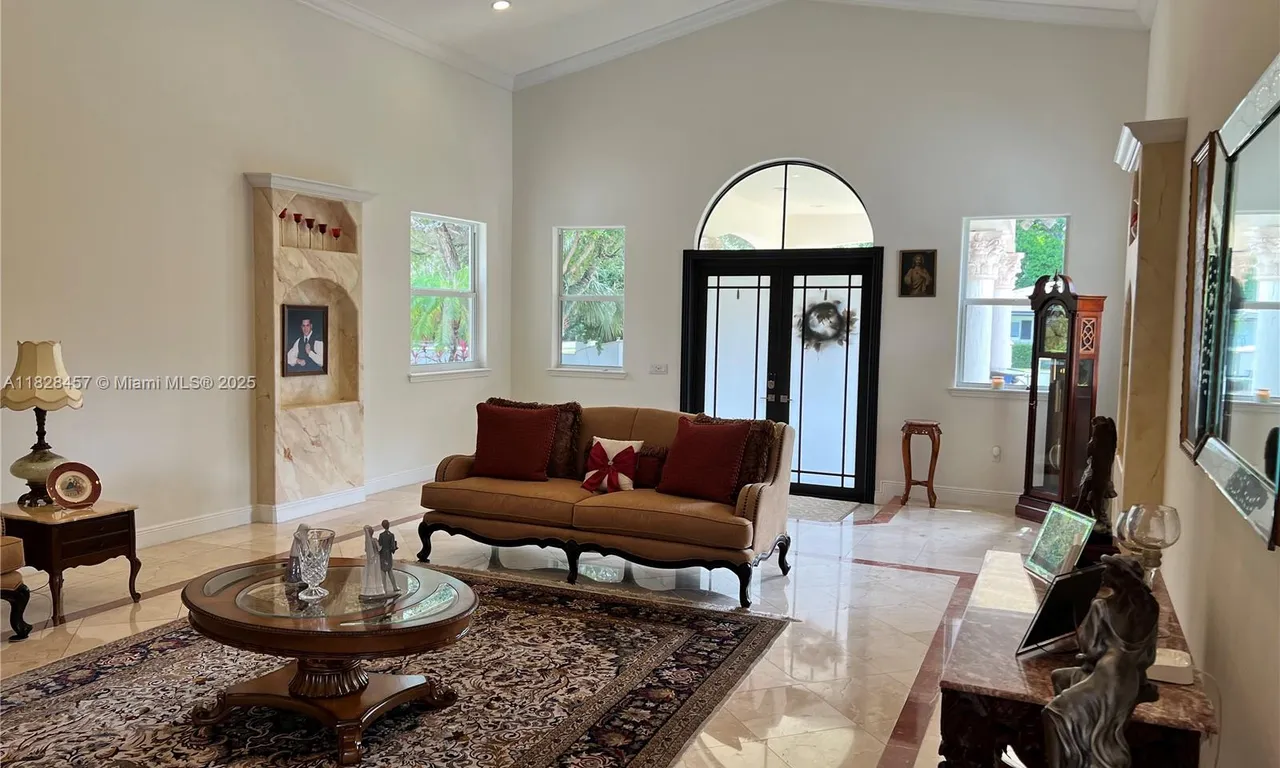 6795 SW 98th St, Pinecrest FL 33156
