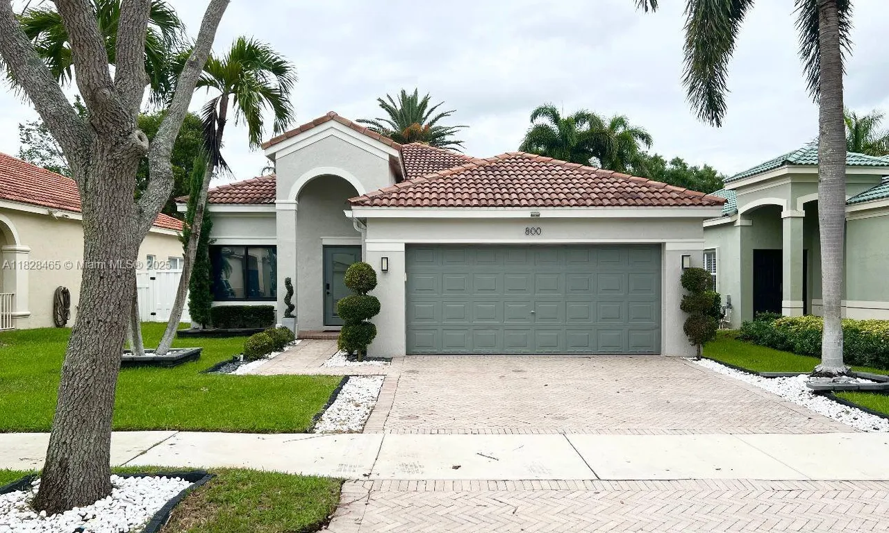 800 SW Tanglewood Cir, Weston FL 33327