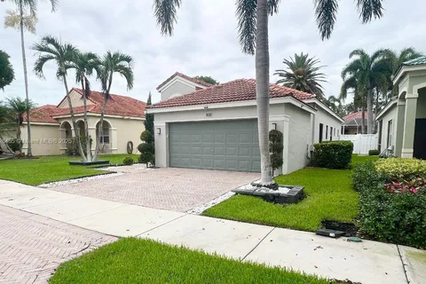 800 SW Tanglewood Cir, Weston FL 33327