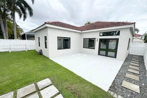800 SW Tanglewood Cir, Weston FL 33327