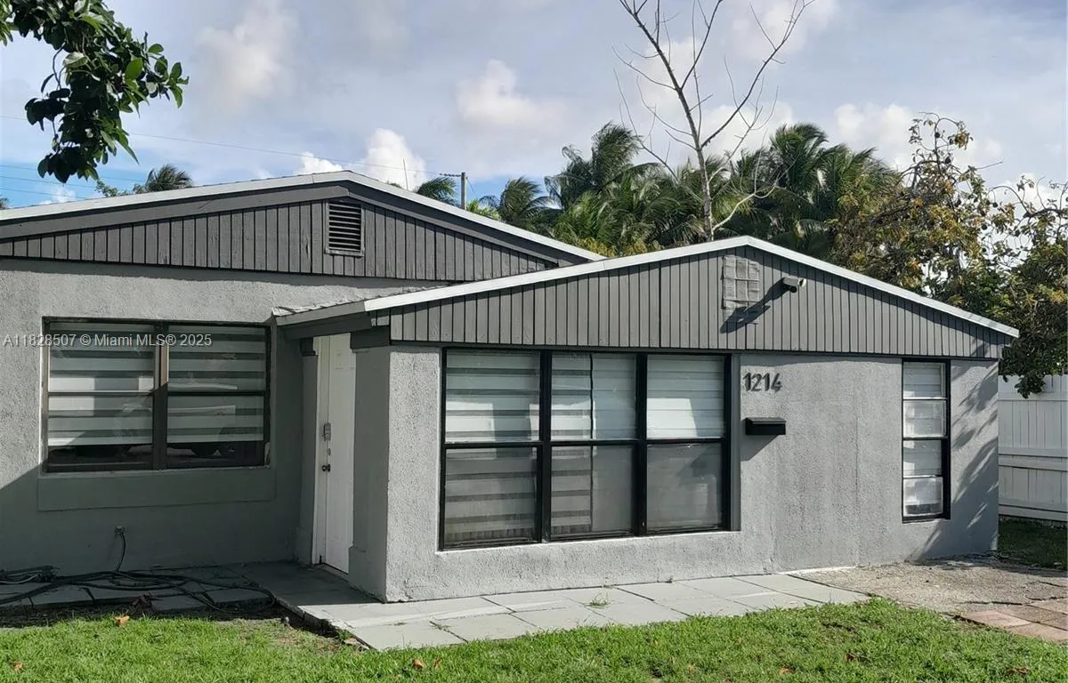 1214 NE 180th St, North Miami Beach FL 33162