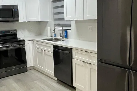 1214 NE 180th St, North Miami Beach FL 33162