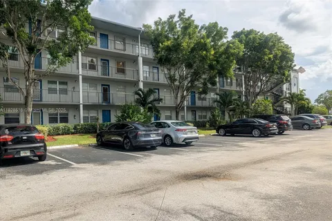 13450 SW 3rd St # 415D, Pembroke Pines FL 33027