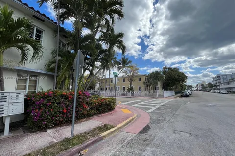 503 75th St # 509, Miami Beach FL 33141