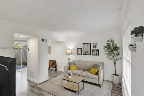 3603 Townhouse Ct, West Palm Beach FL 33407