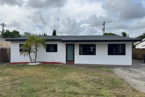 7161 Pershing St, Hollywood FL 33024
