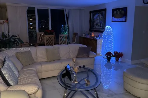 1904 S Ocean Dr # 1906, Hallandale Beach FL 33009
