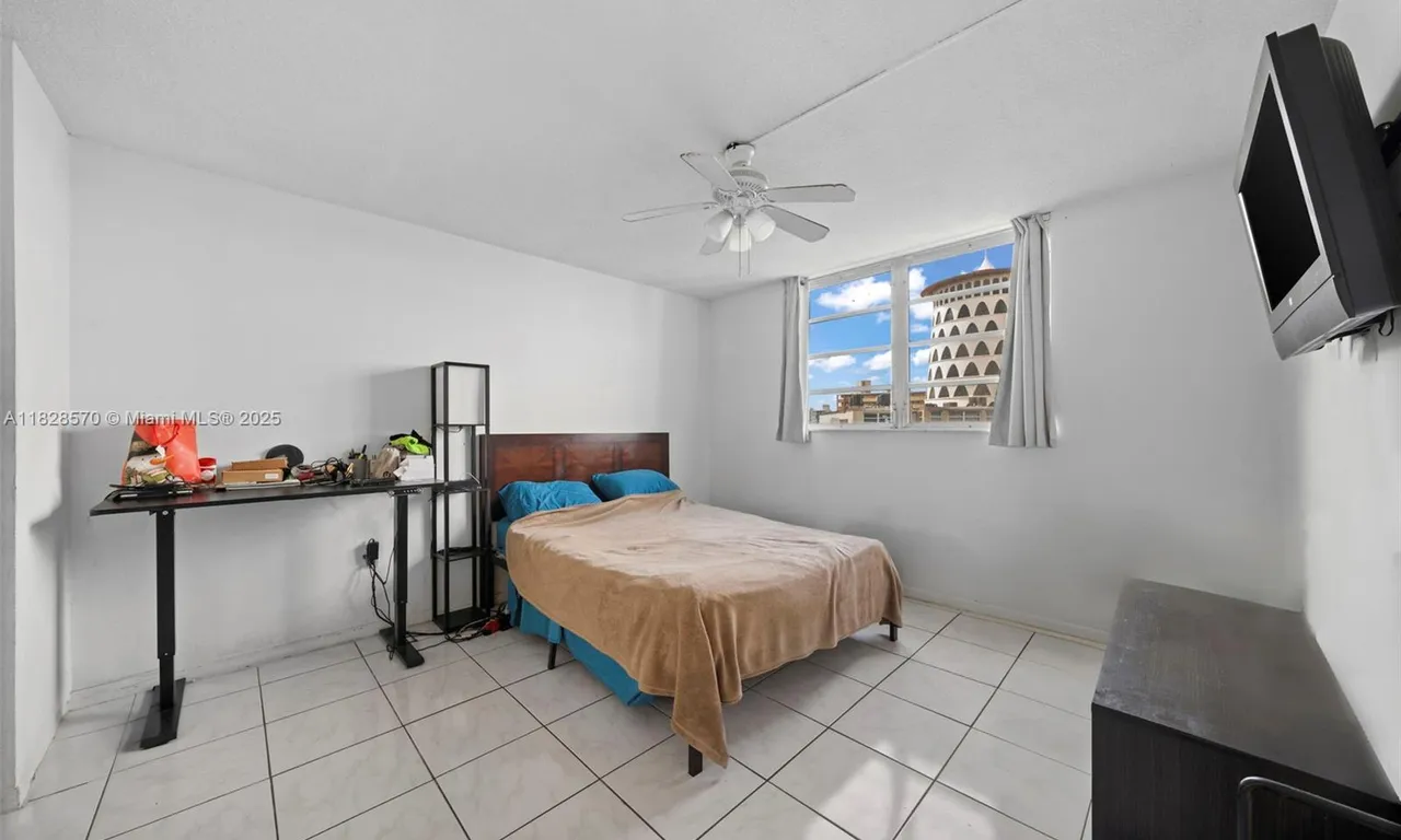 1700 NE 191st St # 403, Miami FL 33179