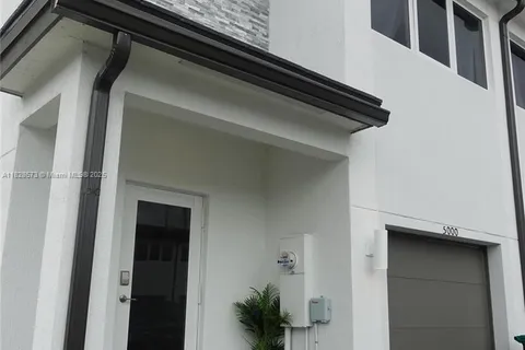 5000 SW 37th St, Pembroke Park FL 33023