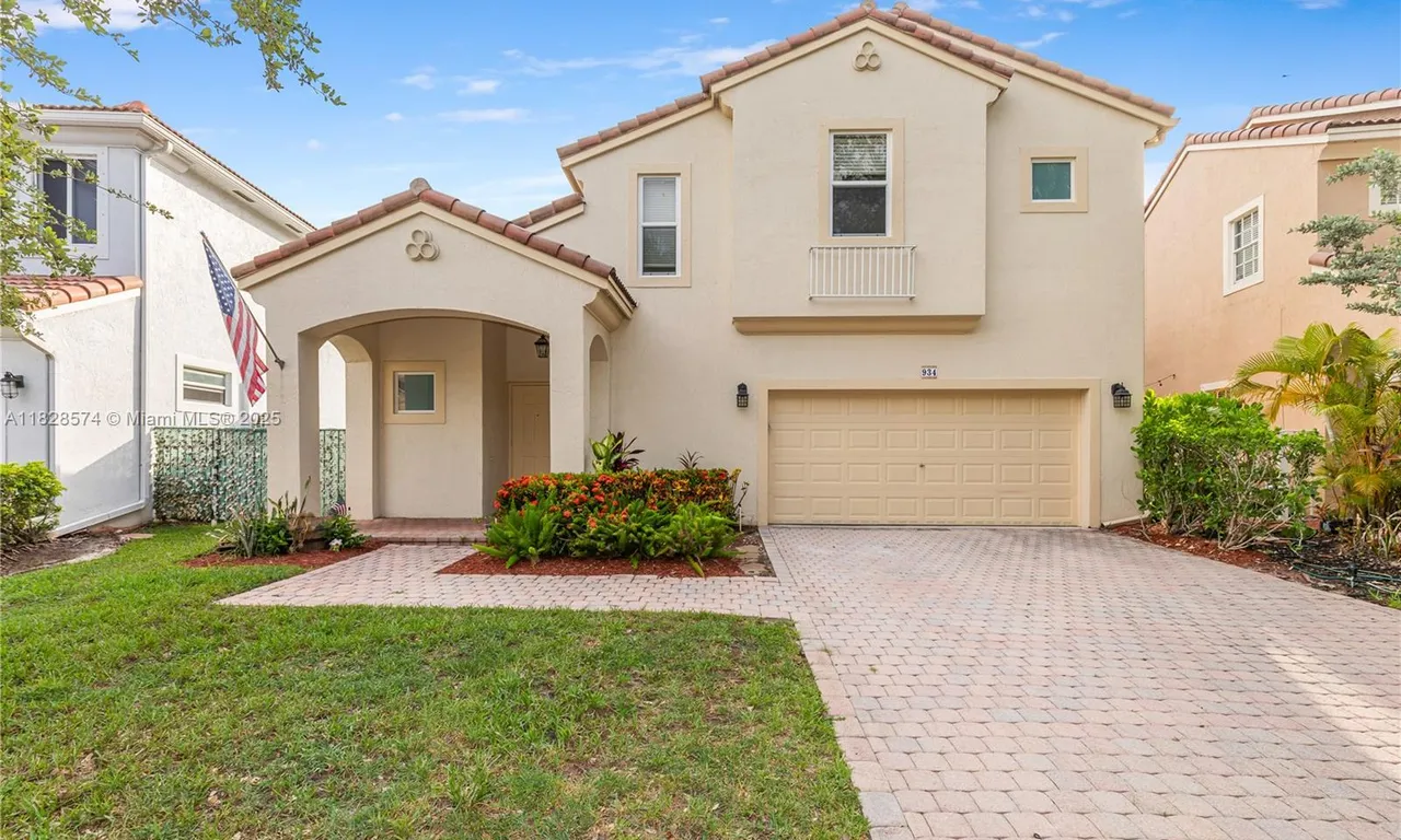 934 NW 126th Ave, Coral Springs FL 33071