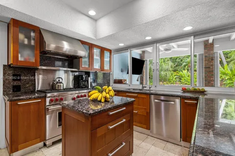 6005 SW 135th Ter, Pinecrest FL 33156