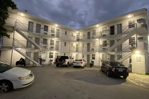 1261 NW 59th St # 05, Miami FL 33142