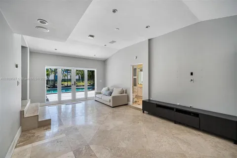 650 Lake Rd, Miami FL 33137