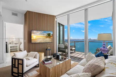 2900 NE 7th Avenue # 2303, Miami FL 33137
