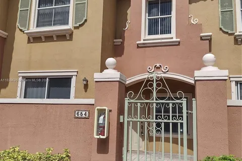 654 SW 106th Ave # 1502, Pembroke Pines FL 33025